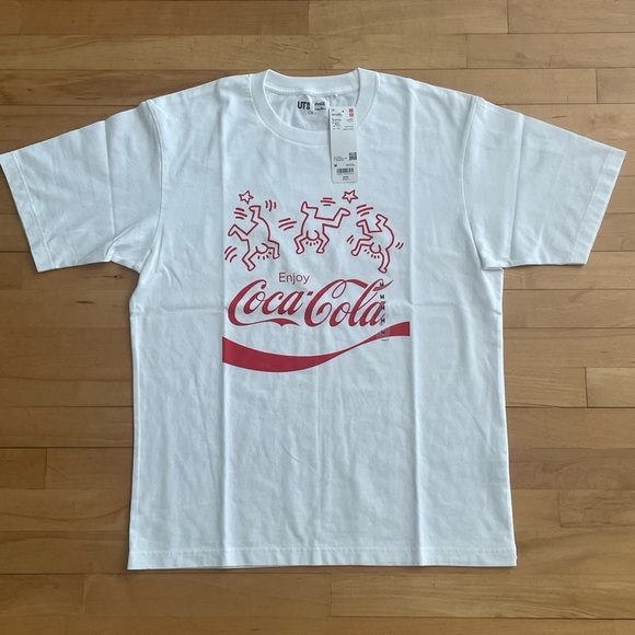 Uniqlo Other - Coca Cola White Graphic T-Shirt